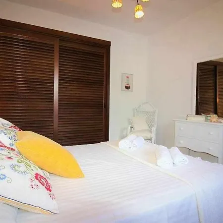Holiday home Casa Alejandra Con Terraza Y Barbacoa!